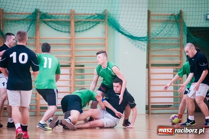 Zdjęcie w galerii na portalu naszraciborz.pl: Turniej piłki ręcznej chłopc&oacute;w szk&oacute;ł ponadgimnazjalnych wiadomości z regionu