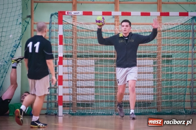 Zdjęcie w galerii na portalu naszraciborz.pl: Turniej piłki ręcznej chłopc&oacute;w szk&oacute;ł ponadgimnazjalnych wiadomości z regionu