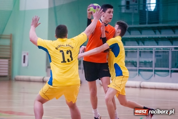 Zdjęcie w galerii na portalu naszraciborz.pl: Turniej piłki ręcznej chłopc&oacute;w szk&oacute;ł ponadgimnazjalnych wiadomości z regionu