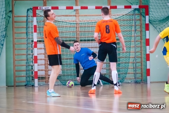 Zdjęcie w galerii na portalu naszraciborz.pl: Turniej piłki ręcznej chłopc&oacute;w szk&oacute;ł ponadgimnazjalnych wiadomości z regionu