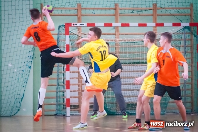 Zdjęcie w galerii na portalu naszraciborz.pl: Turniej piłki ręcznej chłopc&oacute;w szk&oacute;ł ponadgimnazjalnych wiadomości z regionu