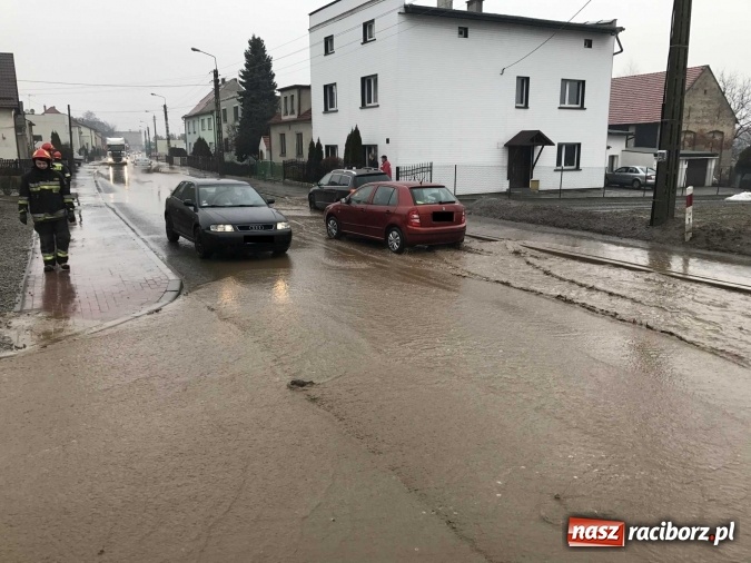 Zdjęcie w galerii na portalu naszraciborz.pl: Starowiejska i Ocicka w wodzie - opady zalewają jezdnię FOTO I WIDEO wiadomości z regionu