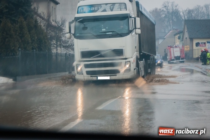 Zdjęcie w galerii na portalu naszraciborz.pl: Starowiejska i Ocicka w wodzie - opady zalewają jezdnię FOTO I WIDEO wiadomości z regionu