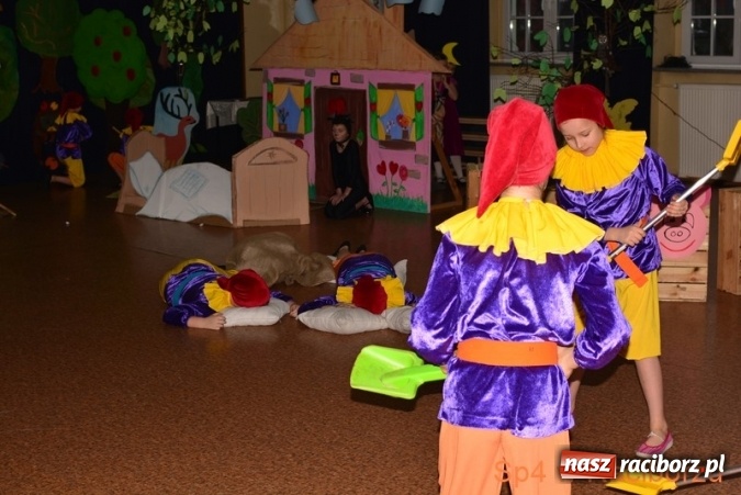 Zdjęcie w galerii na portalu naszraciborz.pl: SP 4 otwiera swoje drzwi dla przyszłych pierwszoklasistów wiadomości z regionu