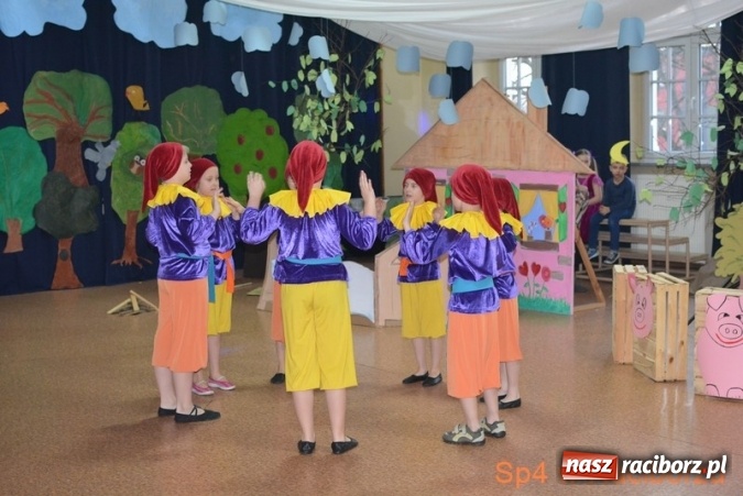 Zdjęcie w galerii na portalu naszraciborz.pl: SP 4 otwiera swoje drzwi dla przyszłych pierwszoklasistów wiadomości z regionu