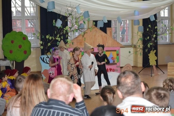 Zdjęcie w galerii na portalu naszraciborz.pl: SP 4 otwiera swoje drzwi dla przyszłych pierwszoklasistów wiadomości z regionu