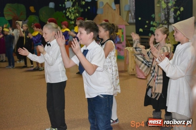 Zdjęcie w galerii na portalu naszraciborz.pl: SP 4 otwiera swoje drzwi dla przyszłych pierwszoklasistów wiadomości z regionu