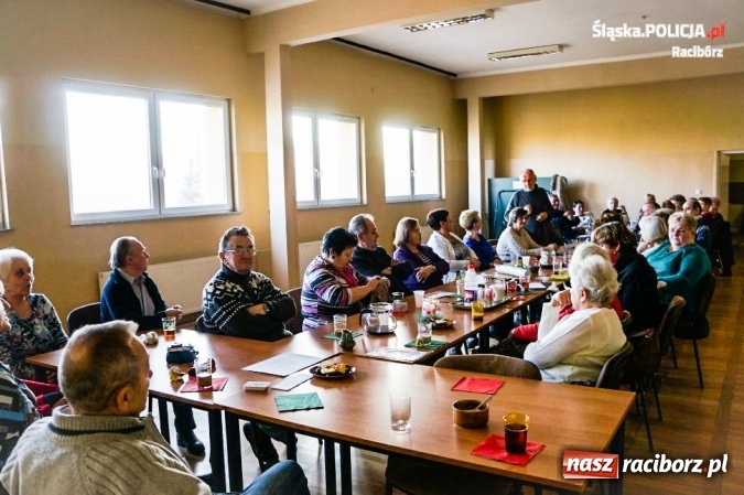 Zdjęcie w galerii na portalu naszraciborz.pl: Raciborska policja ostrzega seniorów  wiadomości z regionu