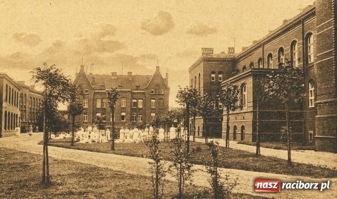 Zdjęcie w galerii na portalu naszraciborz.pl: Czy miasto mogłoby przejąć stary szpital? Zapytaliśmy o to na konwencji prezydenta  wiadomości z regionu