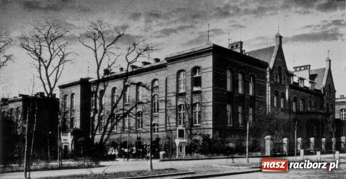 Zdjęcie w galerii na portalu naszraciborz.pl: Czy miasto mogłoby przejąć stary szpital? Zapytaliśmy o to na konwencji prezydenta  wiadomości z regionu