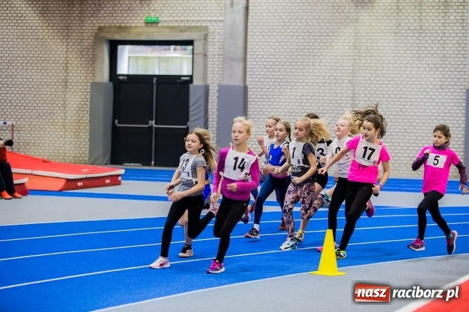Zdjęcie w galerii na portalu naszraciborz.pl: Lekkoatletyczne halowe mistrzostwa Śląska w ZSOMS wiadomości z regionu