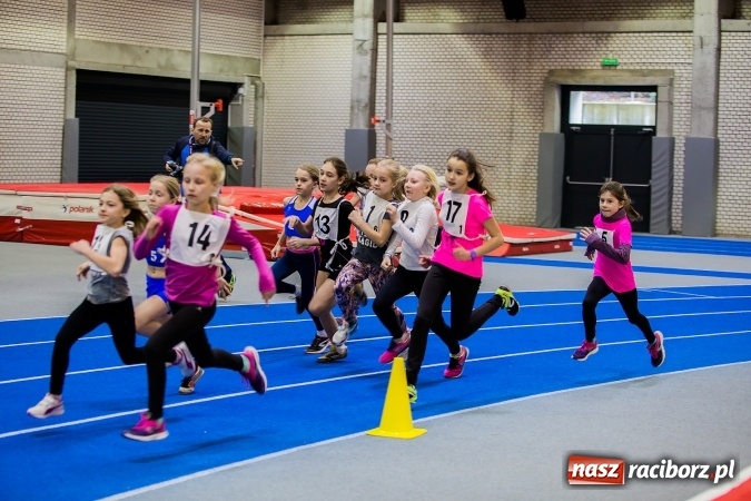 Zdjęcie w galerii na portalu naszraciborz.pl: Lekkoatletyczne halowe mistrzostwa Śląska w ZSOMS wiadomości z regionu