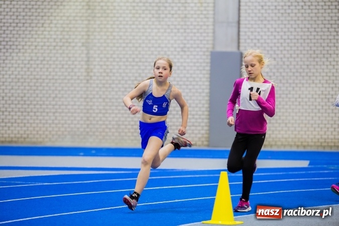 Zdjęcie w galerii na portalu naszraciborz.pl: Lekkoatletyczne halowe mistrzostwa Śląska w ZSOMS wiadomości z regionu