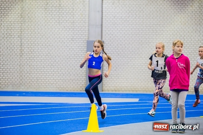 Zdjęcie w galerii na portalu naszraciborz.pl: Lekkoatletyczne halowe mistrzostwa Śląska w ZSOMS wiadomości z regionu