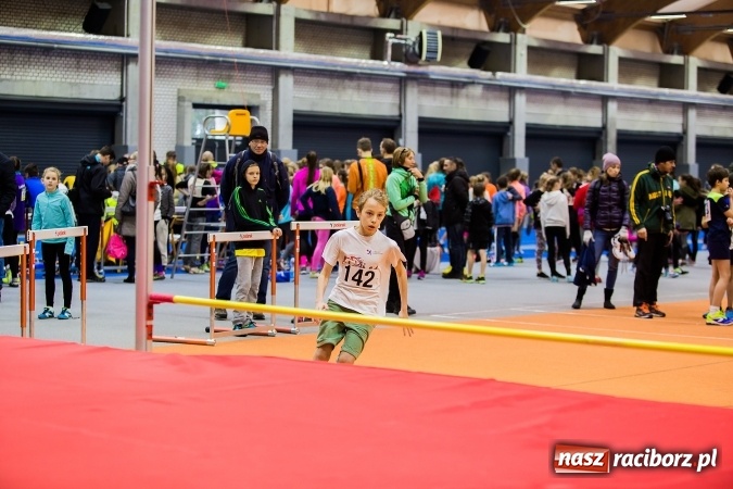 Zdjęcie w galerii na portalu naszraciborz.pl: Lekkoatletyczne halowe mistrzostwa Śląska w ZSOMS wiadomości z regionu
