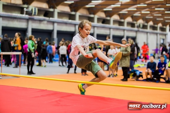 Zdjęcie w galerii na portalu naszraciborz.pl: Lekkoatletyczne halowe mistrzostwa Śląska w ZSOMS wiadomości z regionu