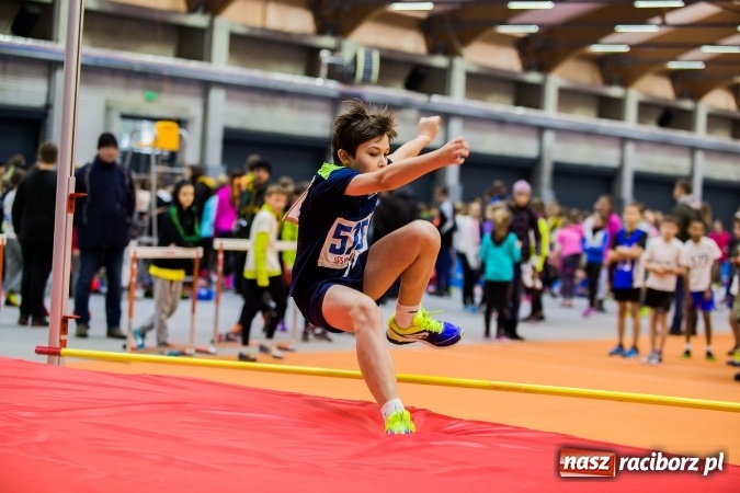 Zdjęcie w galerii na portalu naszraciborz.pl: Lekkoatletyczne halowe mistrzostwa Śląska w ZSOMS wiadomości z regionu