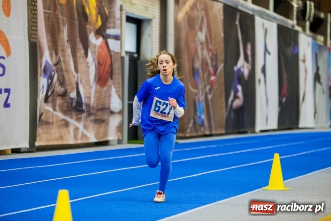 Zdjęcie w galerii na portalu naszraciborz.pl: Lekkoatletyczne halowe mistrzostwa Śląska w ZSOMS wiadomości z regionu