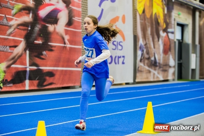 Zdjęcie w galerii na portalu naszraciborz.pl: Lekkoatletyczne halowe mistrzostwa Śląska w ZSOMS wiadomości z regionu