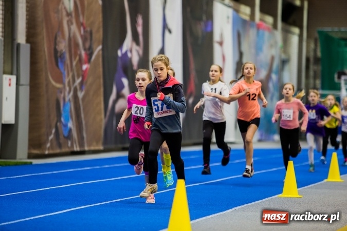 Zdjęcie w galerii na portalu naszraciborz.pl: Lekkoatletyczne halowe mistrzostwa Śląska w ZSOMS wiadomości z regionu