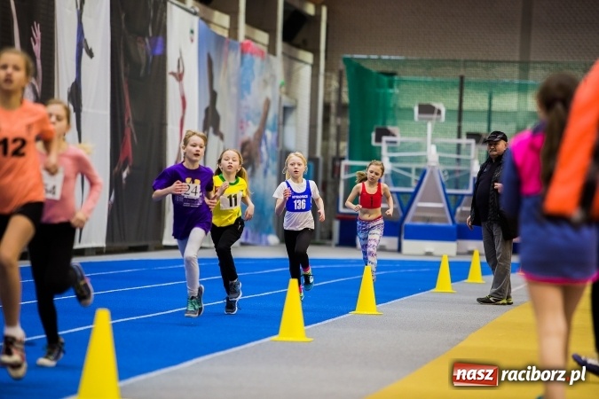 Zdjęcie w galerii na portalu naszraciborz.pl: Lekkoatletyczne halowe mistrzostwa Śląska w ZSOMS wiadomości z regionu