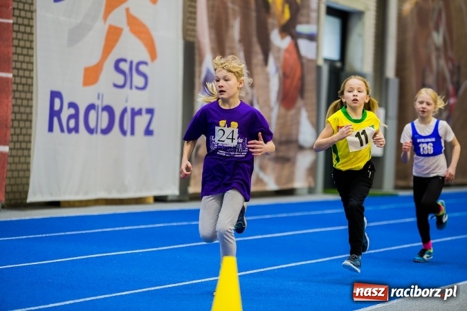 Zdjęcie w galerii na portalu naszraciborz.pl: Lekkoatletyczne halowe mistrzostwa Śląska w ZSOMS wiadomości z regionu