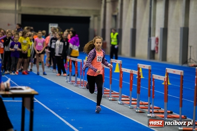 Zdjęcie w galerii na portalu naszraciborz.pl: Lekkoatletyczne halowe mistrzostwa Śląska w ZSOMS wiadomości z regionu