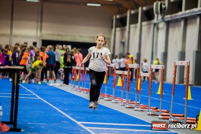 Zdjęcie w galerii na portalu naszraciborz.pl: Lekkoatletyczne halowe mistrzostwa Śląska w ZSOMS wiadomości z regionu