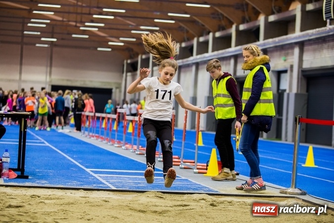 Zdjęcie w galerii na portalu naszraciborz.pl: Lekkoatletyczne halowe mistrzostwa Śląska w ZSOMS wiadomości z regionu