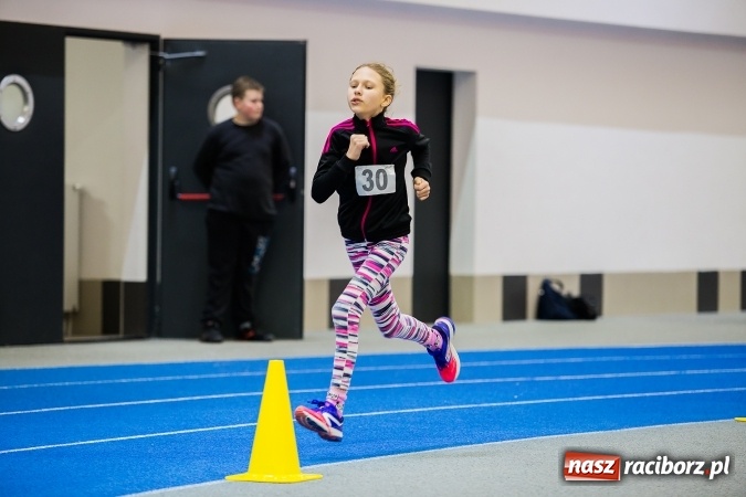 Zdjęcie w galerii na portalu naszraciborz.pl: Lekkoatletyczne halowe mistrzostwa Śląska w ZSOMS wiadomości z regionu