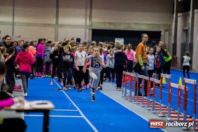 Zdjęcie w galerii na portalu naszraciborz.pl: Lekkoatletyczne halowe mistrzostwa Śląska w ZSOMS wiadomości z regionu