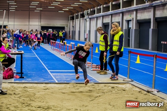 Zdjęcie w galerii na portalu naszraciborz.pl: Lekkoatletyczne halowe mistrzostwa Śląska w ZSOMS wiadomości z regionu