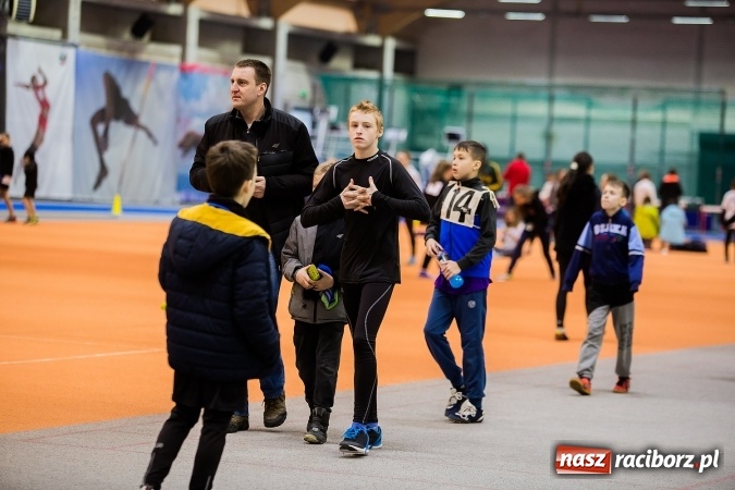 Zdjęcie w galerii na portalu naszraciborz.pl: Lekkoatletyczne halowe mistrzostwa Śląska w ZSOMS wiadomości z regionu