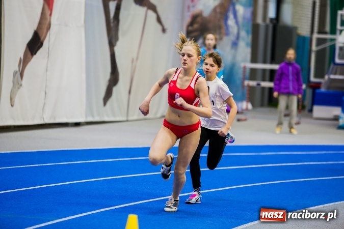 Zdjęcie w galerii na portalu naszraciborz.pl: Lekkoatletyczne halowe mistrzostwa Śląska w ZSOMS wiadomości z regionu