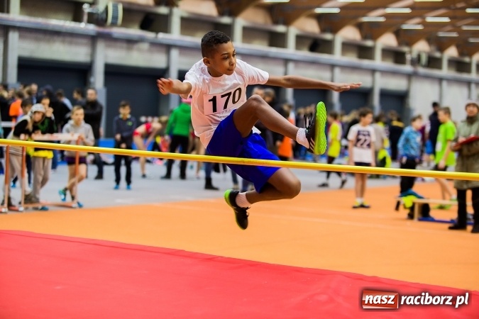 Zdjęcie w galerii na portalu naszraciborz.pl: Lekkoatletyczne halowe mistrzostwa Śląska w ZSOMS wiadomości z regionu