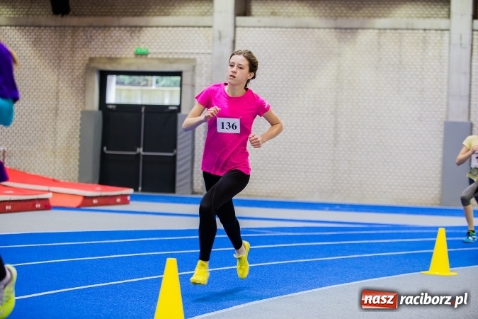 Zdjęcie w galerii na portalu naszraciborz.pl: Lekkoatletyczne halowe mistrzostwa Śląska w ZSOMS wiadomości z regionu