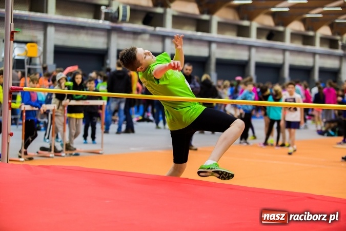 Zdjęcie w galerii na portalu naszraciborz.pl: Lekkoatletyczne halowe mistrzostwa Śląska w ZSOMS wiadomości z regionu