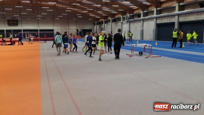 Zdjęcie w galerii na portalu naszraciborz.pl: Lekkoatletyczne halowe mistrzostwa Śląska w ZSOMS wiadomości z regionu
