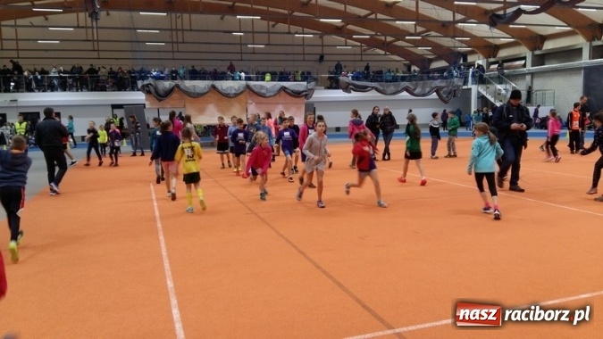 Zdjęcie w galerii na portalu naszraciborz.pl: Lekkoatletyczne halowe mistrzostwa Śląska w ZSOMS wiadomości z regionu