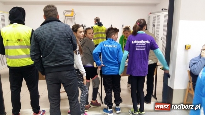 Zdjęcie w galerii na portalu naszraciborz.pl: Lekkoatletyczne halowe mistrzostwa Śląska w ZSOMS wiadomości z regionu