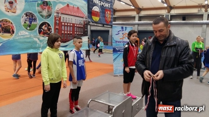 Zdjęcie w galerii na portalu naszraciborz.pl: Lekkoatletyczne halowe mistrzostwa Śląska w ZSOMS wiadomości z regionu