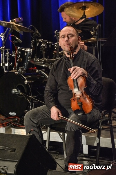 Zdjęcie w galerii na portalu naszraciborz.pl: Dance Away, czyli Carrantuohill, Salake i Krosny na deskach RCK wiadomości z regionu