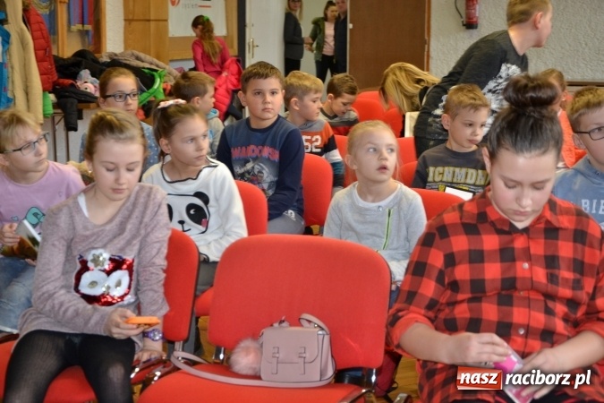 Zdjęcie w galerii na portalu naszraciborz.pl: Fraktale są wśród nas. Kolejny wykład Uniwersytetu Dziecięcego w Krzyżanowicach wiadomości z regionu