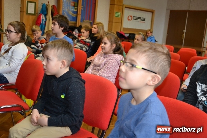 Zdjęcie w galerii na portalu naszraciborz.pl: Fraktale są wśród nas. Kolejny wykład Uniwersytetu Dziecięcego w Krzyżanowicach wiadomości z regionu