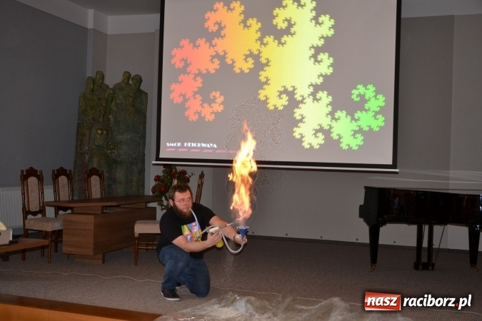 Zdjęcie w galerii na portalu naszraciborz.pl: Fraktale są wśród nas. Kolejny wykład Uniwersytetu Dziecięcego w Krzyżanowicach wiadomości z regionu