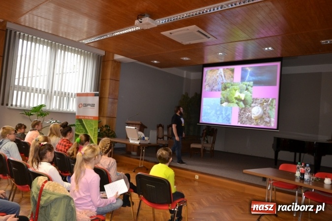 Zdjęcie w galerii na portalu naszraciborz.pl: Fraktale są wśród nas. Kolejny wykład Uniwersytetu Dziecięcego w Krzyżanowicach wiadomości z regionu