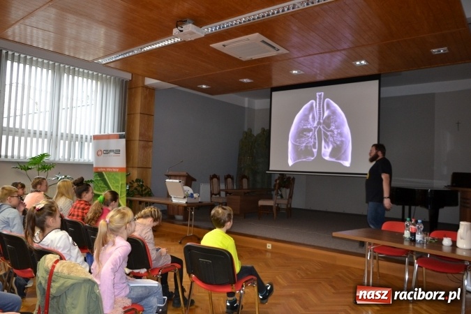 Zdjęcie w galerii na portalu naszraciborz.pl: Fraktale są wśród nas. Kolejny wykład Uniwersytetu Dziecięcego w Krzyżanowicach wiadomości z regionu