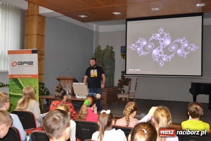 Zdjęcie w galerii na portalu naszraciborz.pl: Fraktale są wśród nas. Kolejny wykład Uniwersytetu Dziecięcego w Krzyżanowicach wiadomości z regionu
