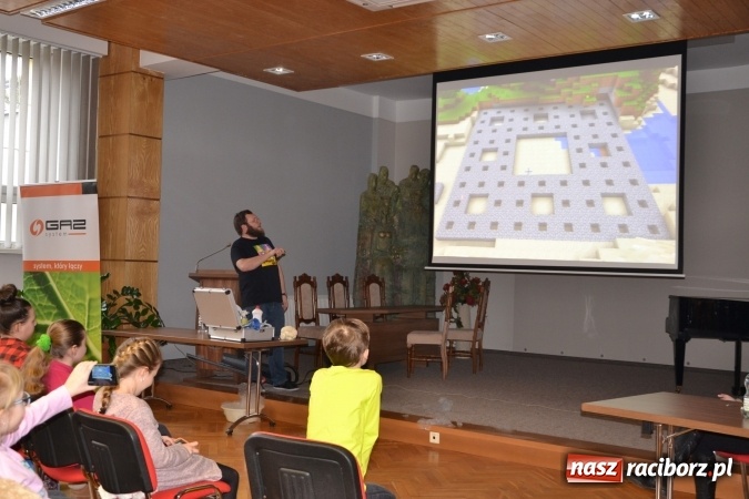 Zdjęcie w galerii na portalu naszraciborz.pl: Fraktale są wśród nas. Kolejny wykład Uniwersytetu Dziecięcego w Krzyżanowicach wiadomości z regionu