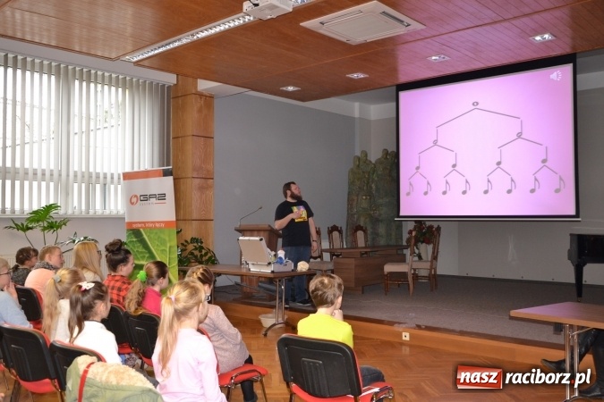 Zdjęcie w galerii na portalu naszraciborz.pl: Fraktale są wśród nas. Kolejny wykład Uniwersytetu Dziecięcego w Krzyżanowicach wiadomości z regionu